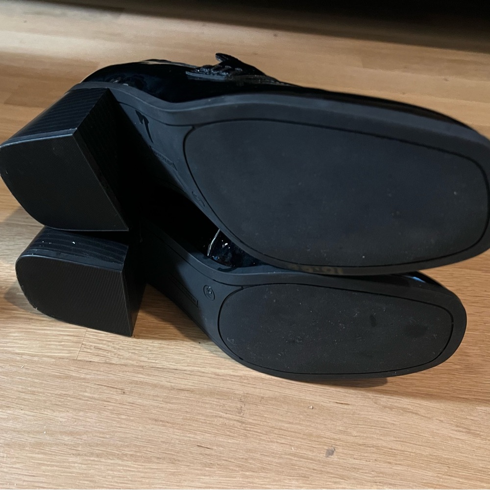 Marc Fisher Kchris Black Loafers - Picture 5 of 6